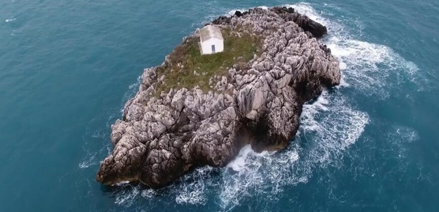 Agios Nikolaos Island – Iconic Rock Islet of Parga